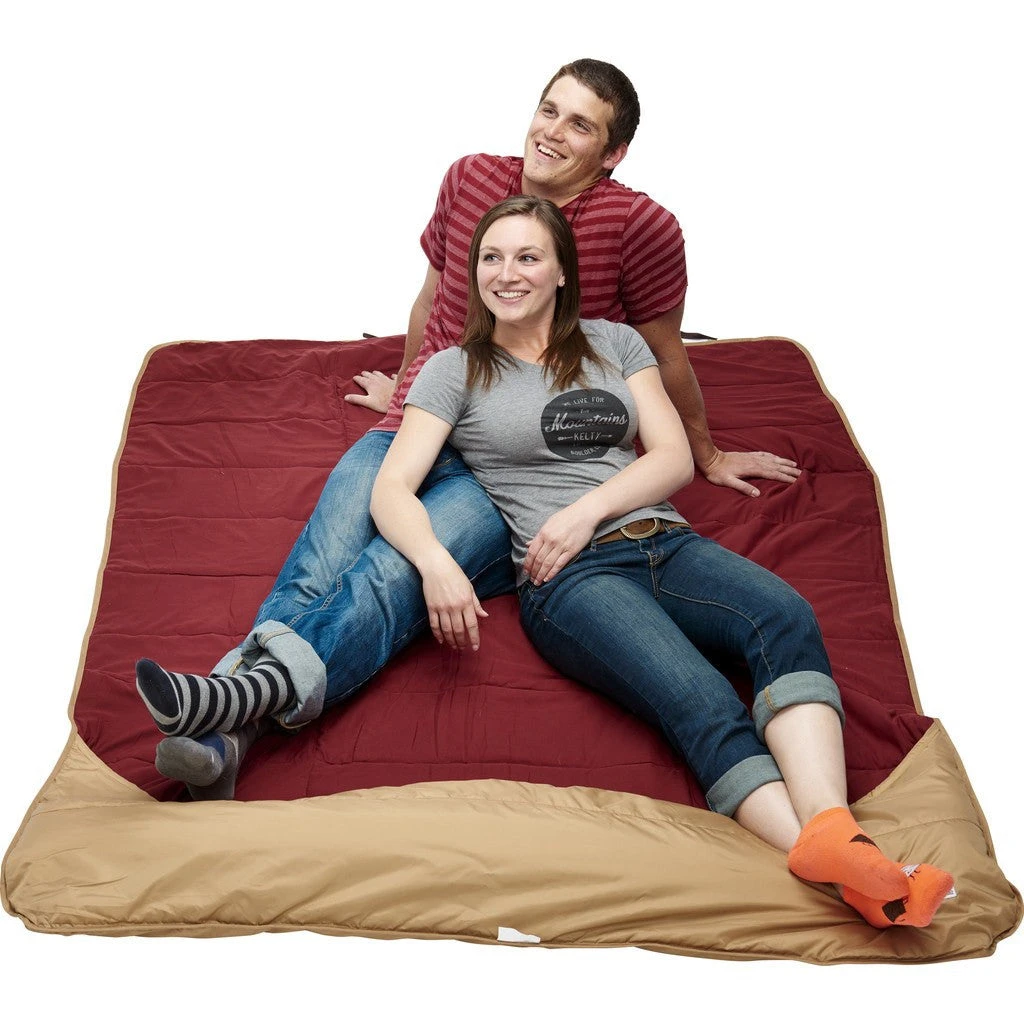 Kelty Shindig Blanket | Canyon Brown/Garnet Red/Lava 10 Kelty Shindig Blanket | Canyon Brown/Garnet Red/Lava - Image 8